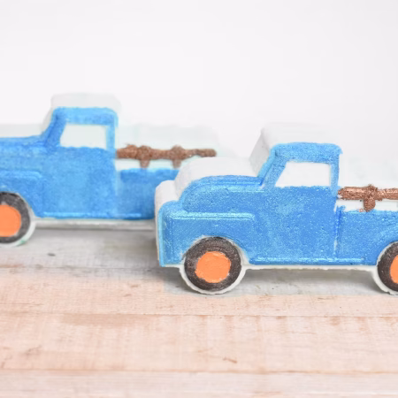 Farm Truck Bath Bomb with coin surprise inside