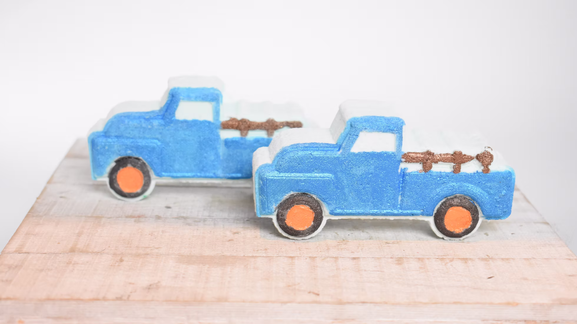 Farm Truck Bath Bomb with coin surprise inside